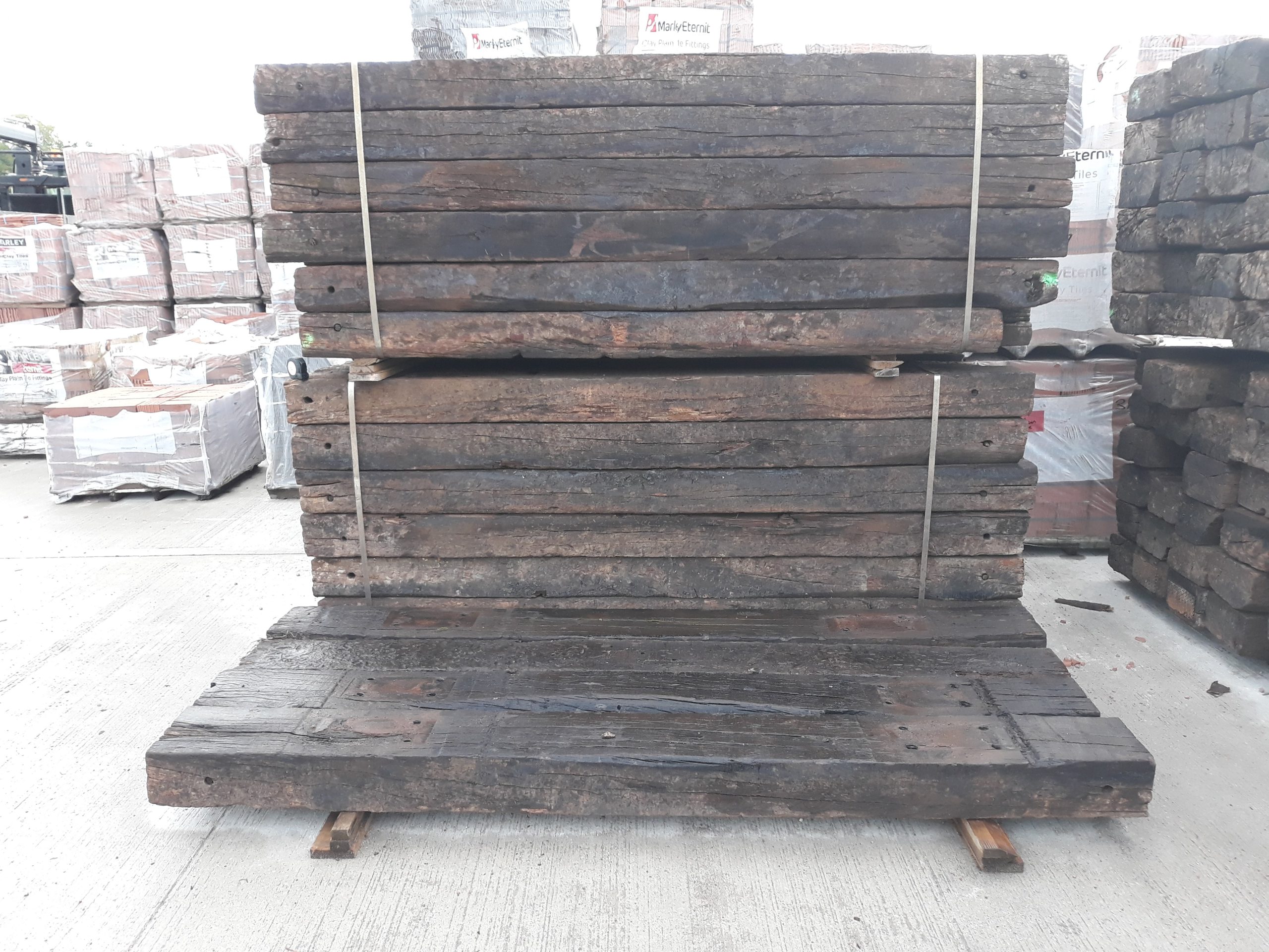 Reclaimed Grade A Hardwood Railway Sleepers 2.4 2.6mtrs Shropshire