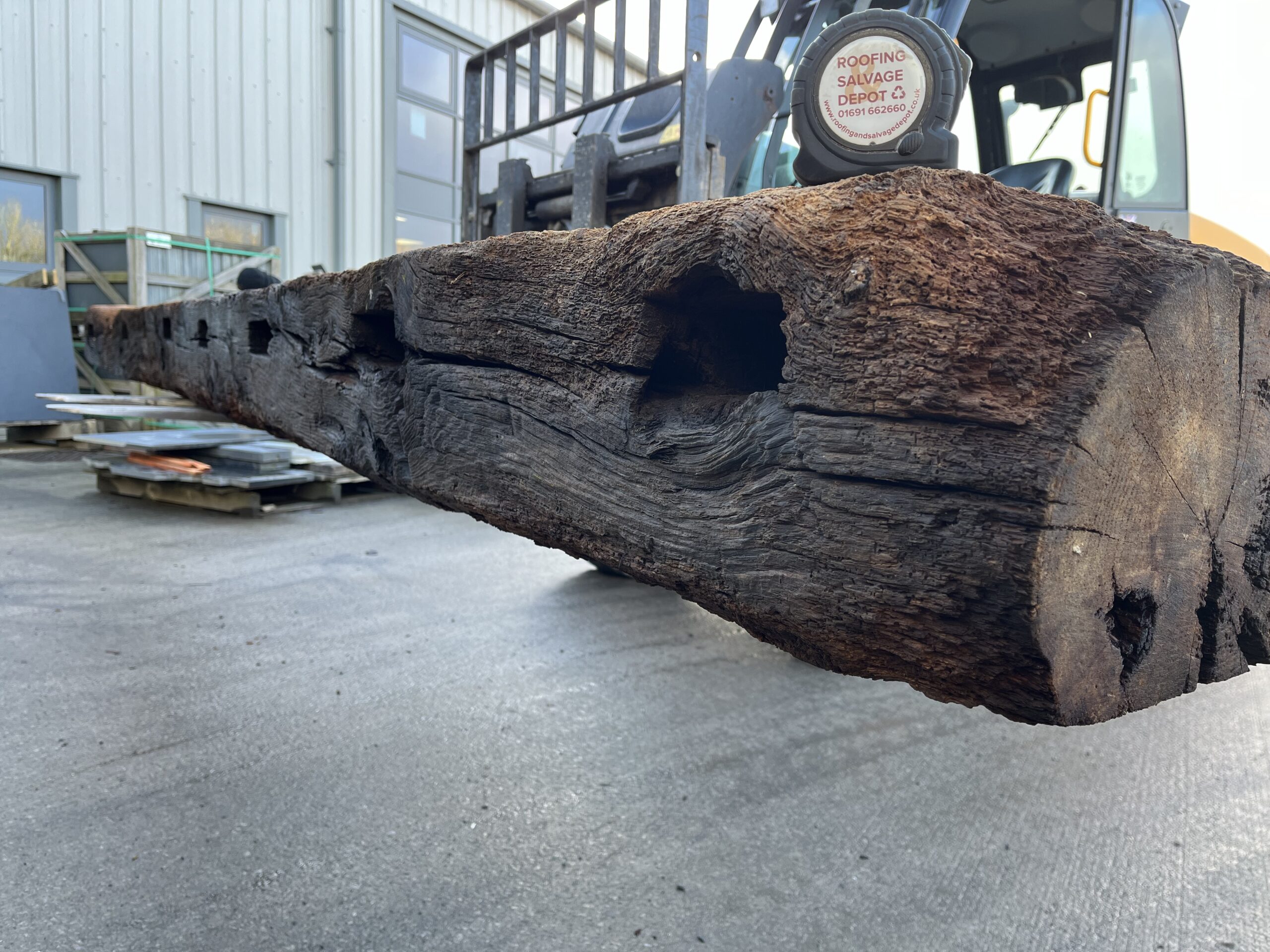 Fine Reclaimed English Oak Beam Inglenook Post Bessemer 14` 11″ Long