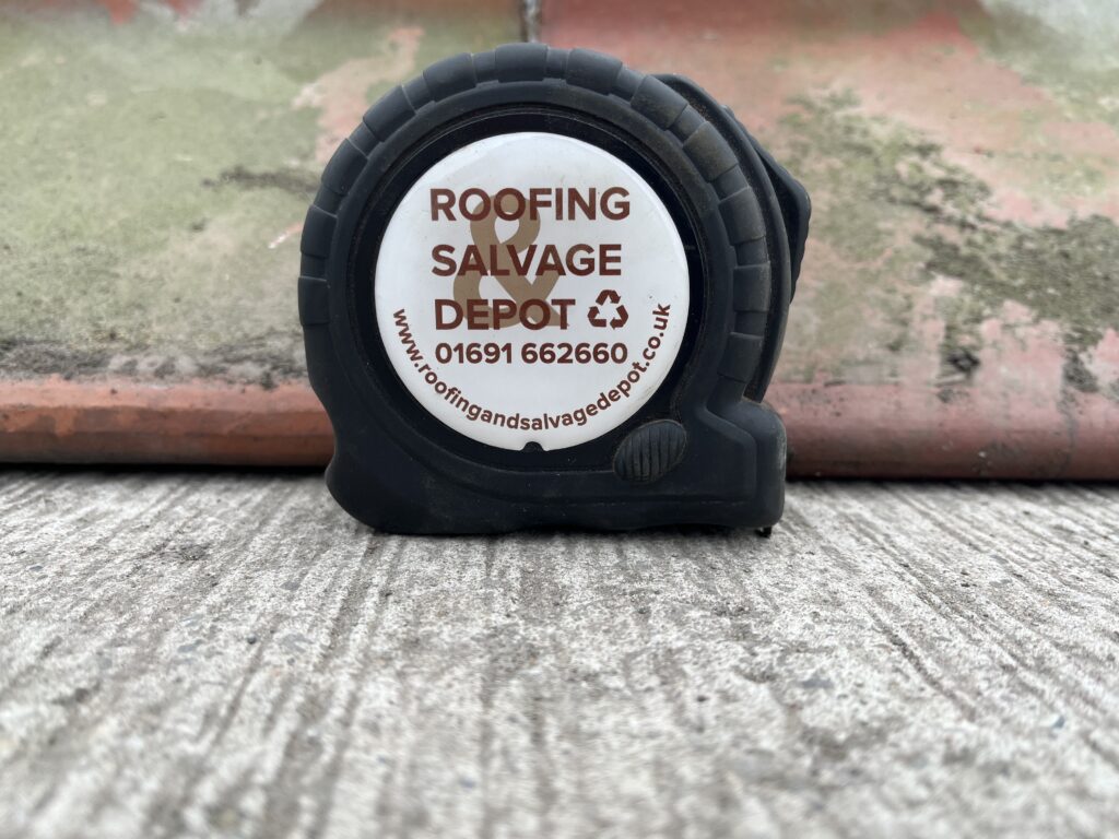 Batch 50 Of Reclaimed 105 Degree Red Plain Crested Finial Ridge Tiles