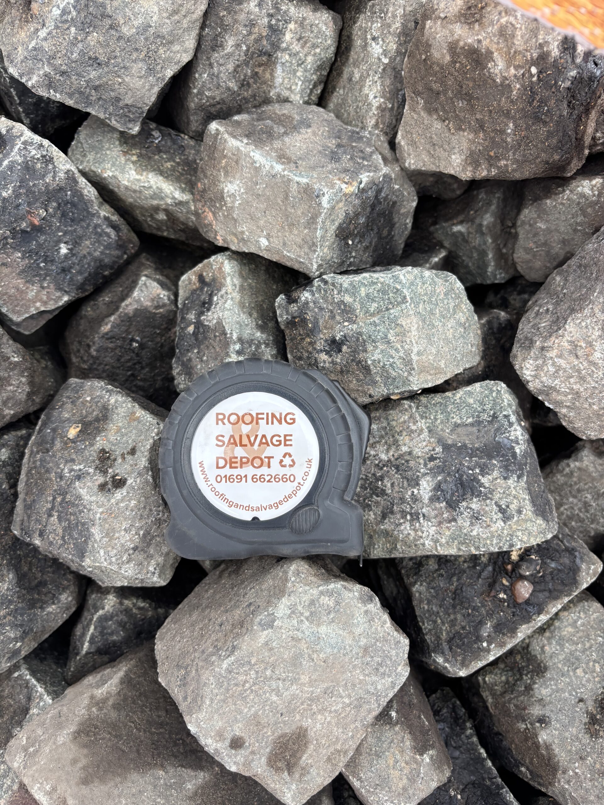 Reclaimed 4” x 3” Grey Granite Mini Cobbles Per Bulk Bag - Roofing and ...